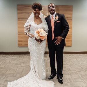 Elegant Lace Wedding Dress in White